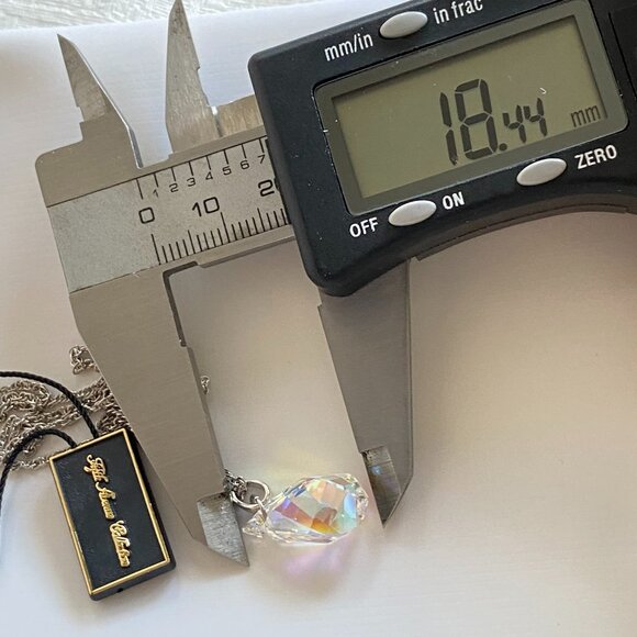 FAC Iridescent Swarovski Crystal Drop Necklace 18" NWT - Picture 7 of 9